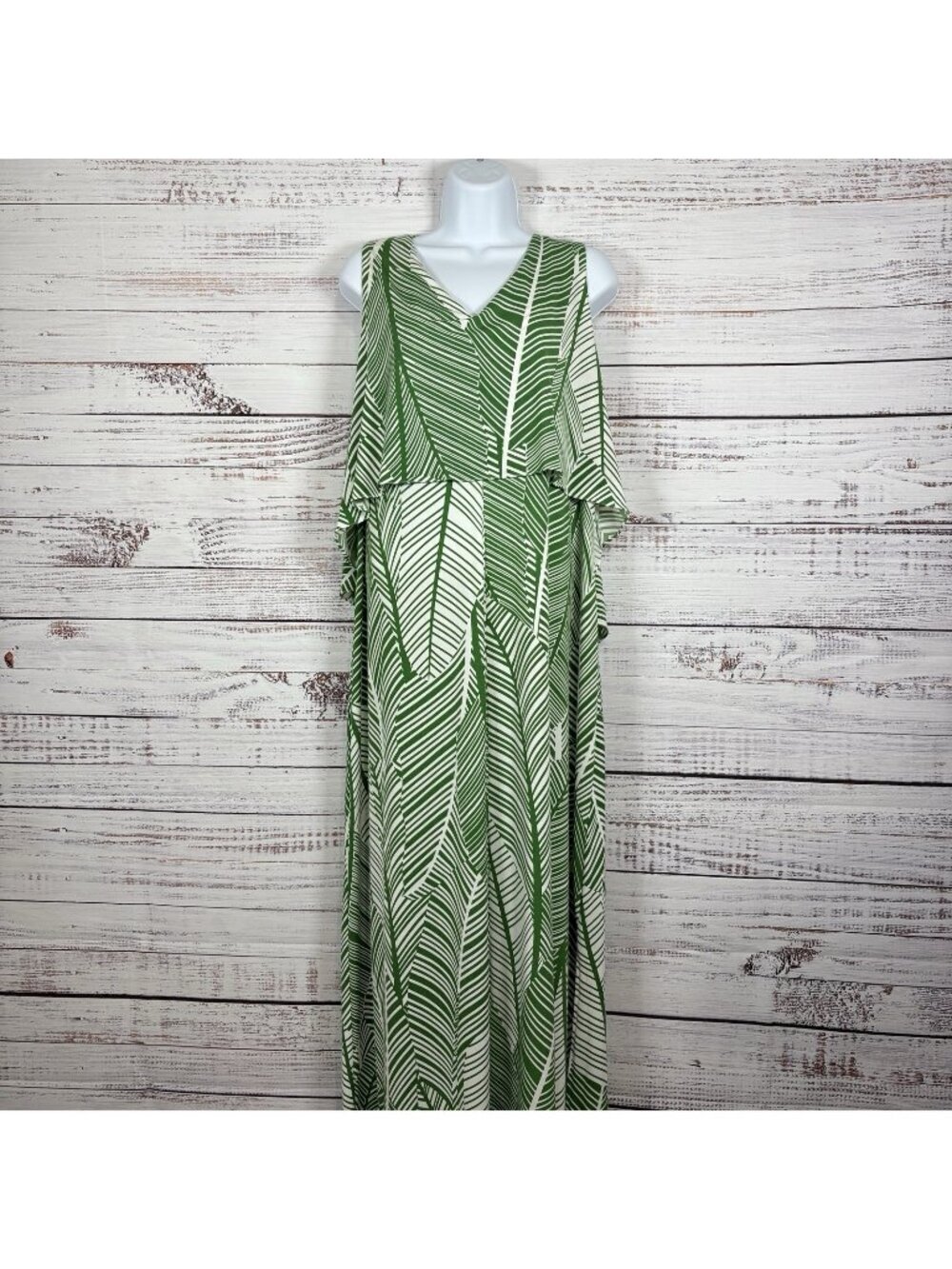 Chico’s Green Leaf Print V Neck Sleeveless Maxi Dress